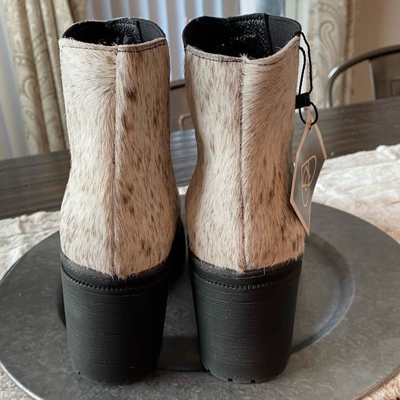 Alcala’s “Alondra” Cowhair Boots NIB - Picture 8 of 9